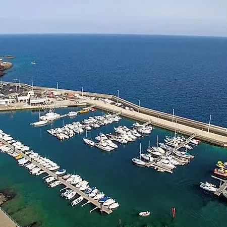Agua Marina بويرتو ذيل كارمين